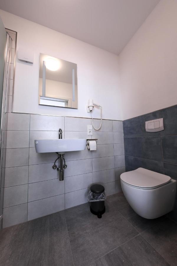 24/7 Selfcheckin Schmiedestrasse Otel Leer Dış mekan fotoğraf